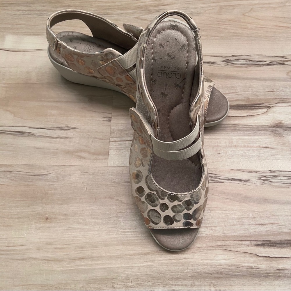 Cloud Footwear Neutral Beige Metallic Sandal.